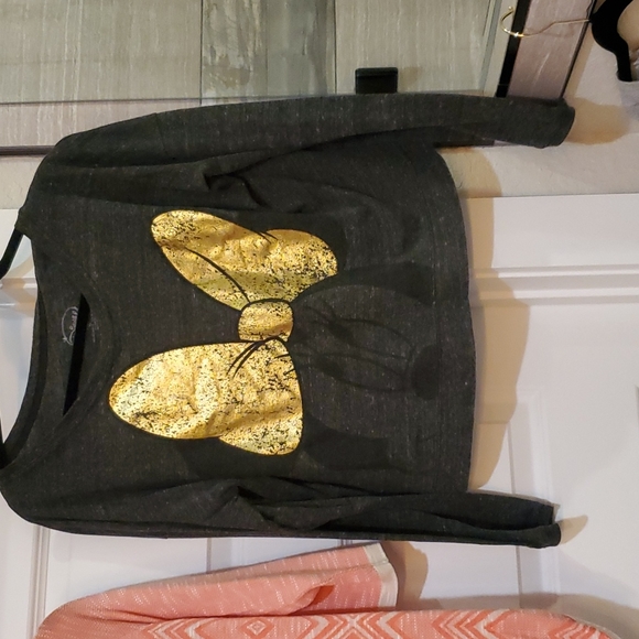 Women's tops some are dressy some are comfy - Picture 9 of 16